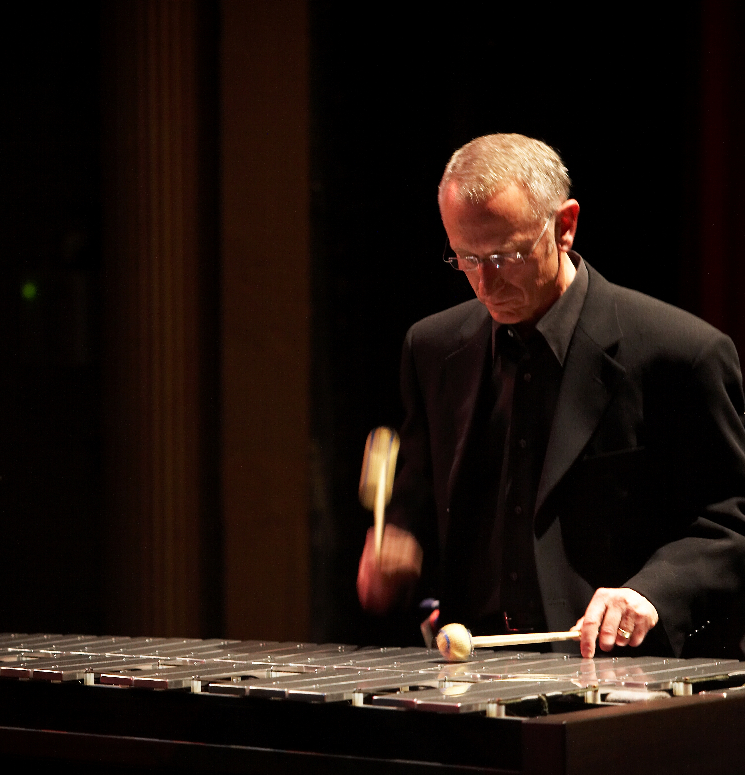 Larry Chernioicff, vibraphonist — jazz photo by Larry Chernicoff | All About Jazz
