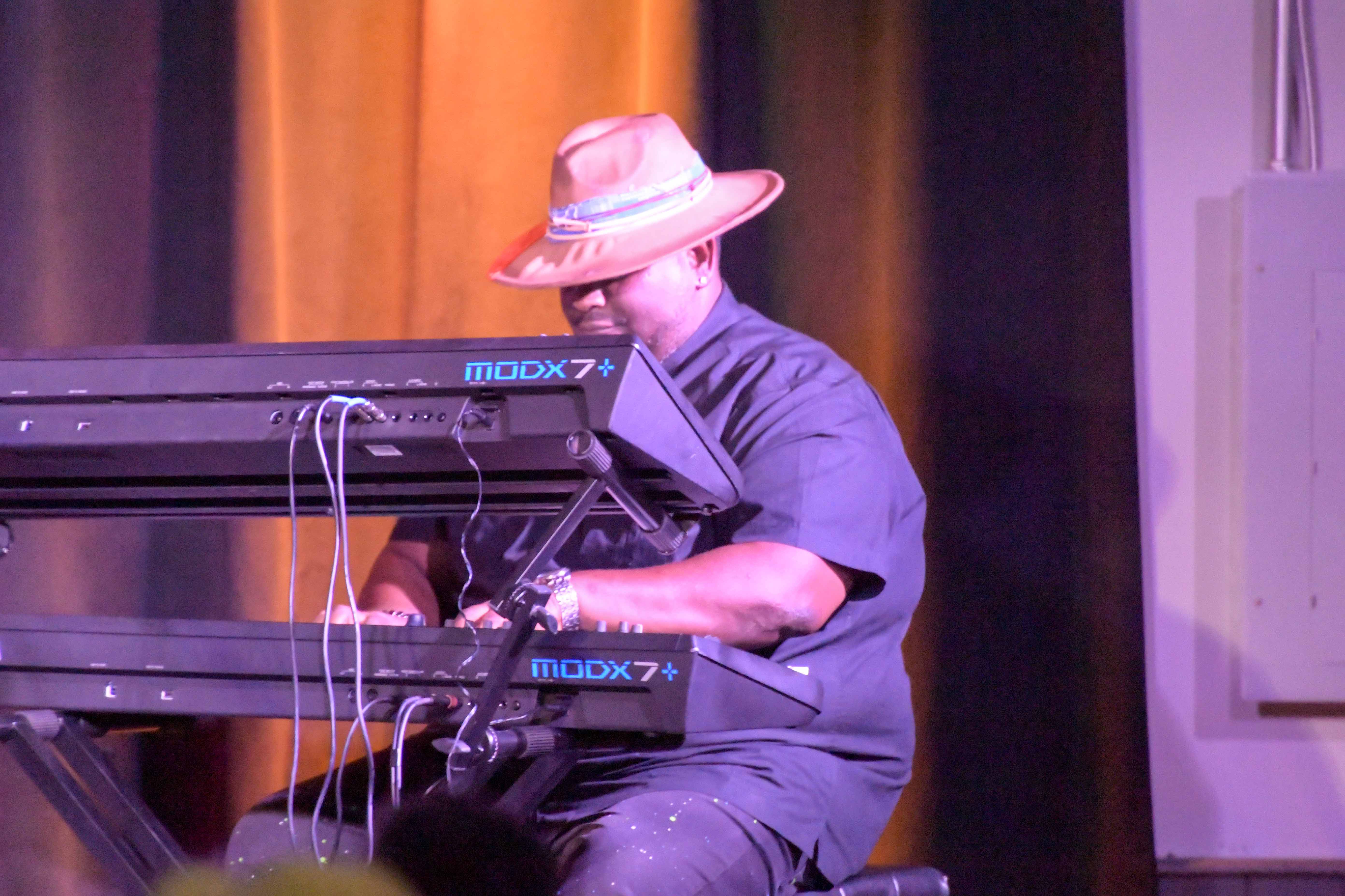 Waren Jones - keyboards