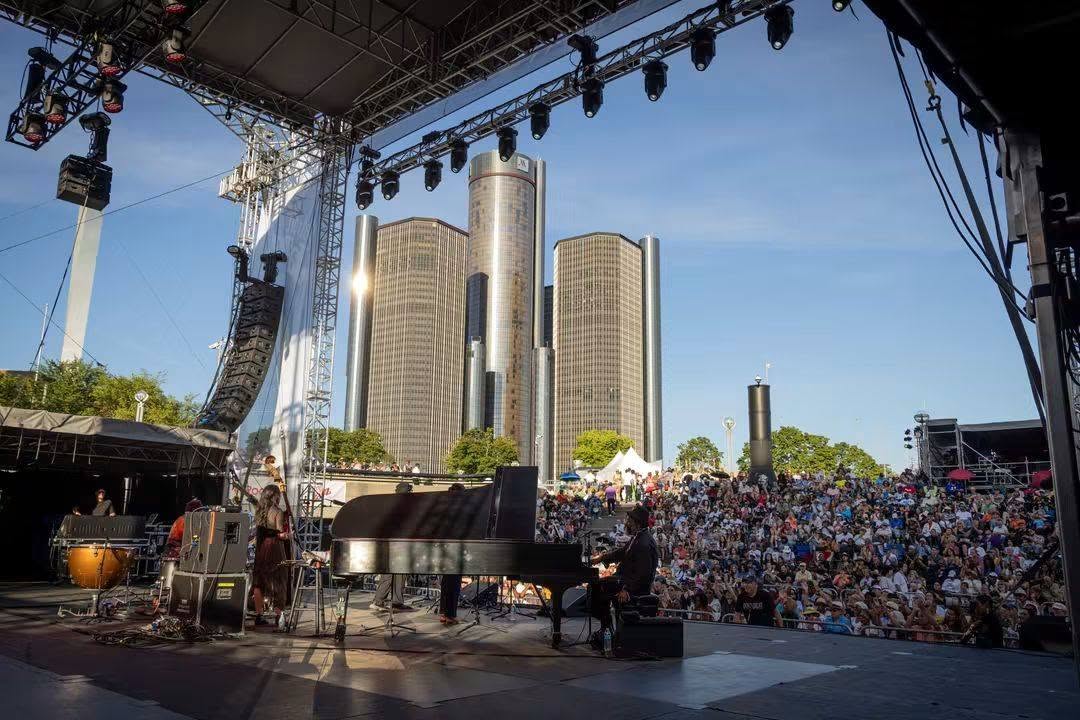 Amphitheatre stage — jazz photo by Paul Rauch | All About Jazz