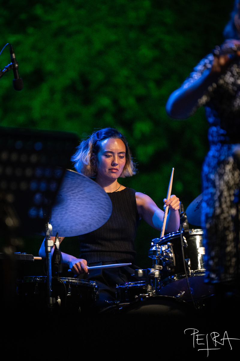 Anna Webber: Shimmer Wince, Lesley Mok — jazz photo by Petra Cvelbar | All About Jazz