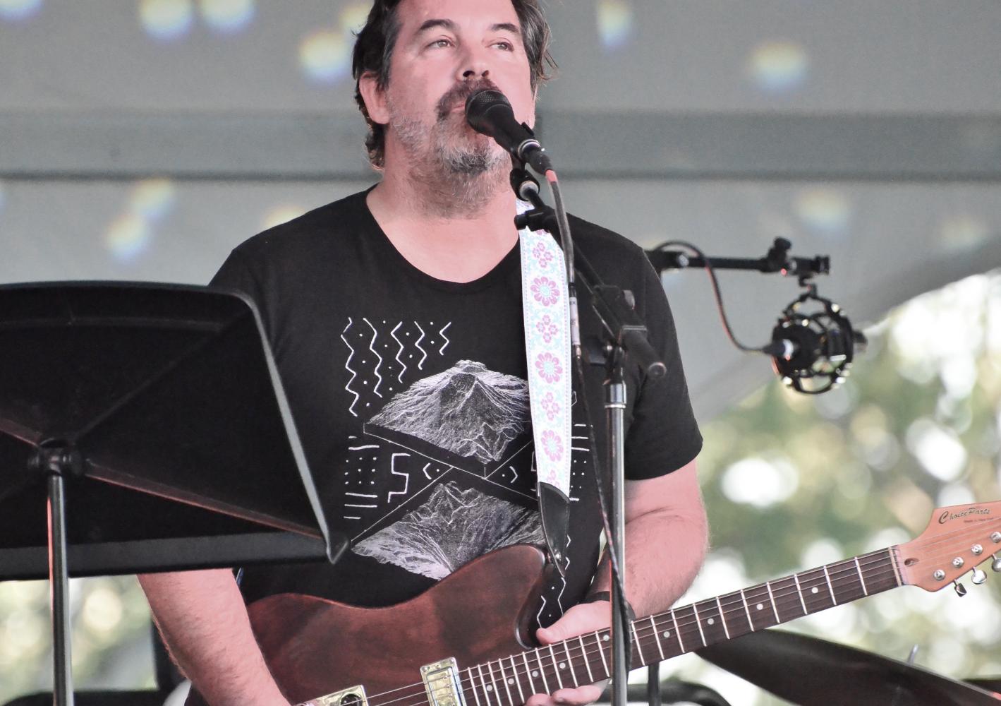 Duncan Sheik and Suzanne Vega Sunset Concert at Sands Point Preserve Conservancy on 9-25-2016. 