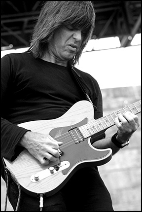 Mike Stern<br>with Steps Ahead<br>2005 JVC Jazz Festival in Newport, R.I.