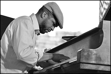 Jason Moran<br>don Byron Ivey-Divey Trio<br>2005 JVC Jazz Festival<br>in Newport R.I.