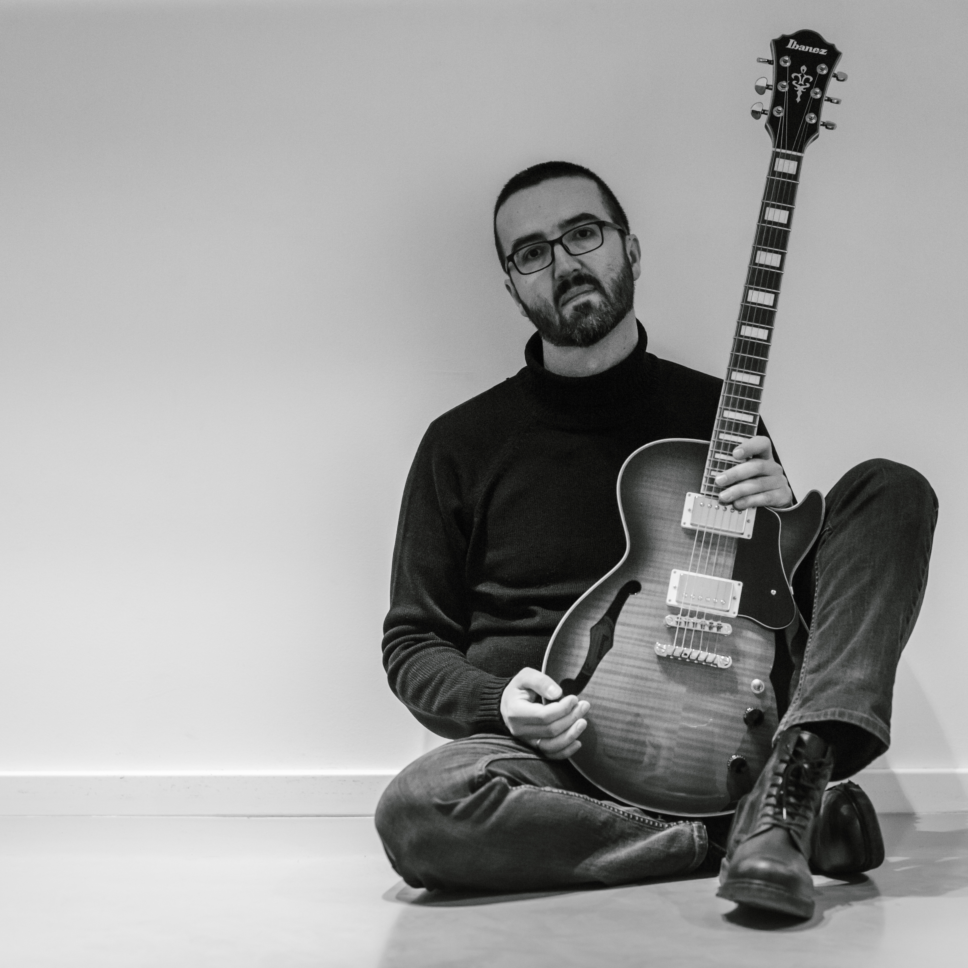 Jovan Milovanovic guitarist/composer