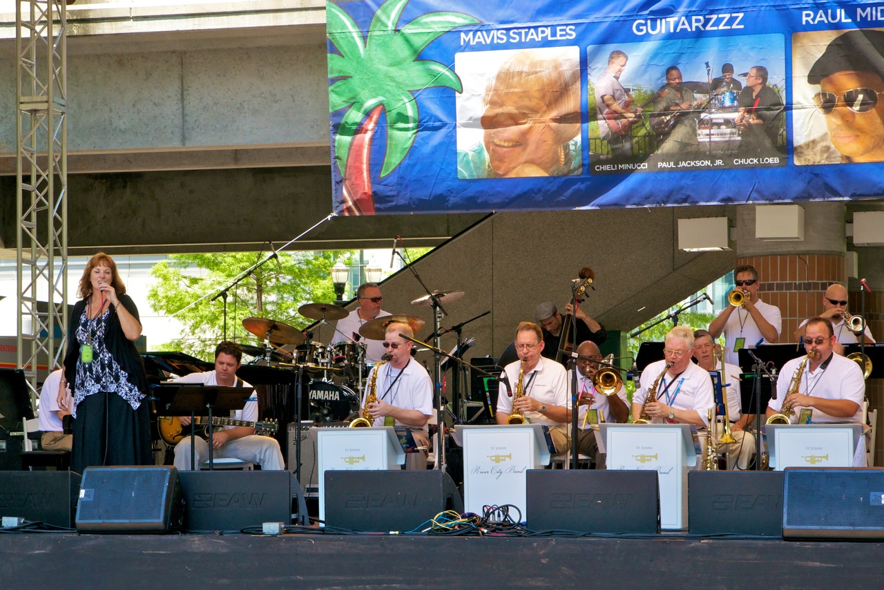 Lisa Kelly w/St Johns River City Big Band