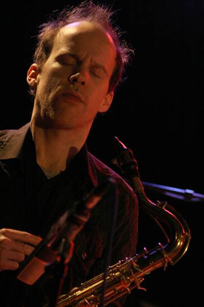 Chris Speed with the "Jim Black - Alasnoaxis" at the Sud Des Alpes, Amr, Geneva, Switzerland, April 2006