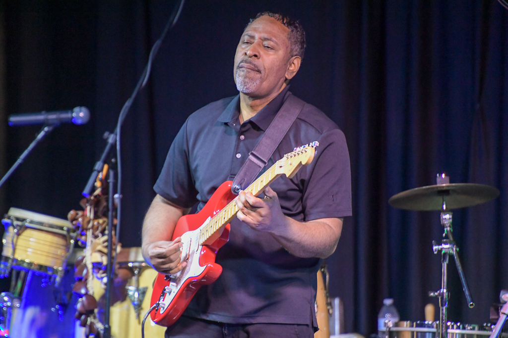 Carl Lester - guitar