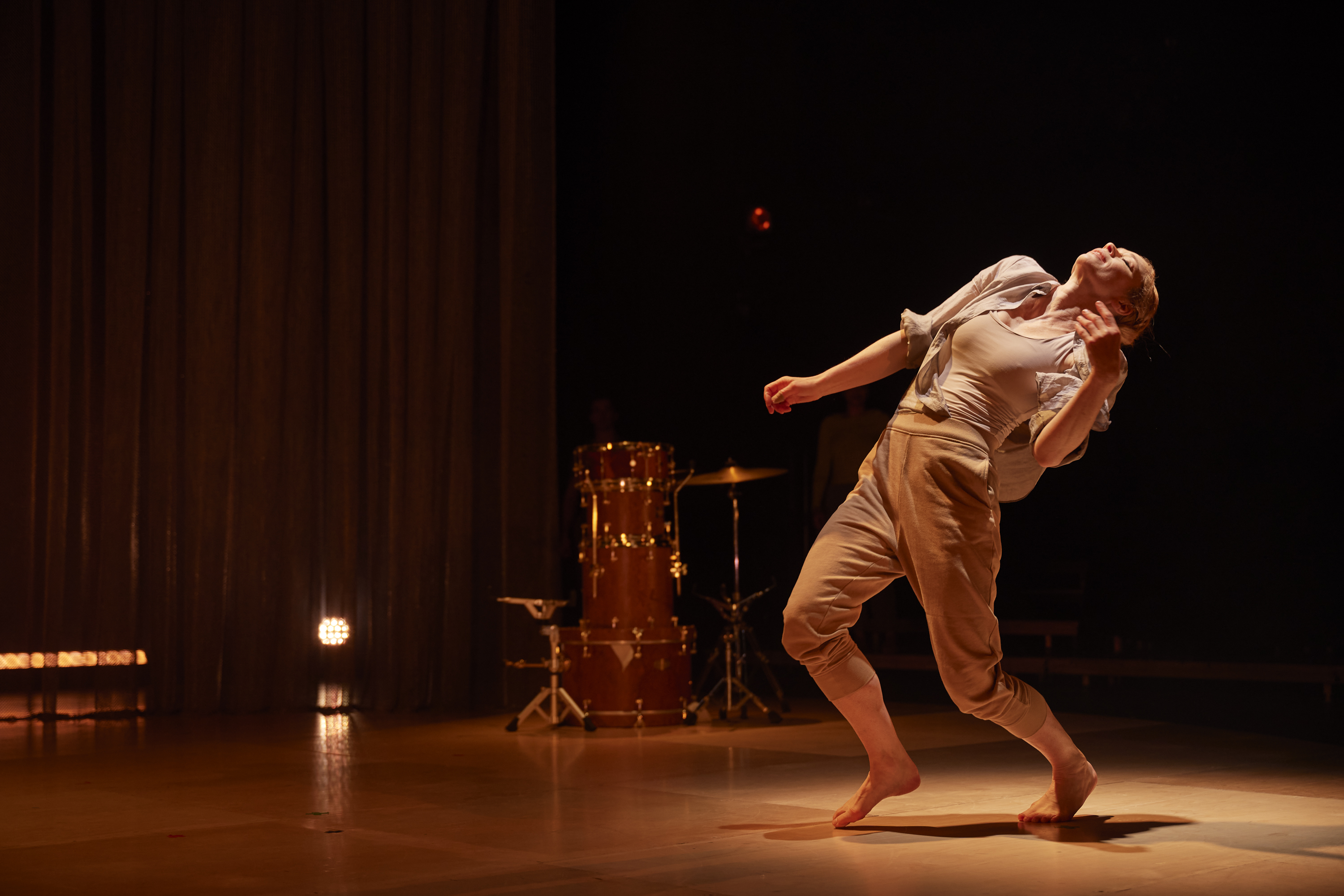 Justine Cooper in CoisCéim Dance Theatre's THE PIECE WITH THE DRUMS by David Bolger_Photo by Ros Kavanagh — jazz photo by CoisCéim Dance Theatre | All About Jazz
