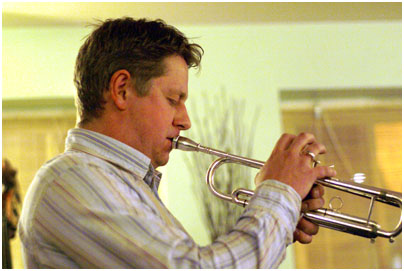 Gabriel Garrick 22655 Epsom Jazz Club, the White Horse, Epsom, Surrey, UK. 1st April 2008. Images of Jazz