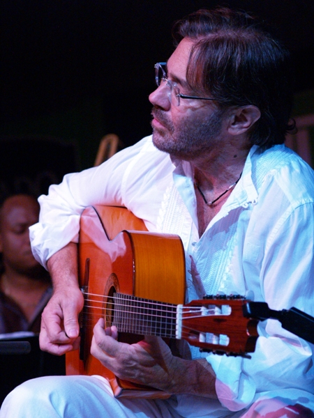 Al Di Meola — jazz photo by Peter Figura | All About Jazz