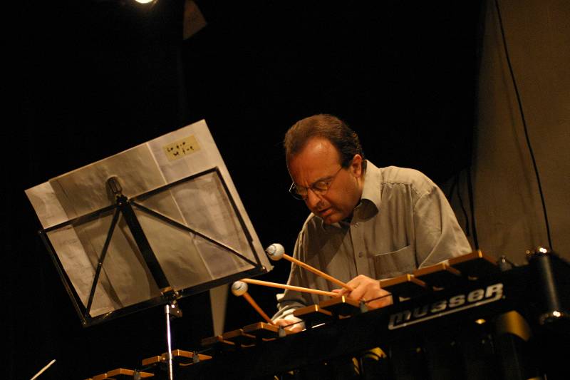 Raul Esmerode with "Eduardo Kohan's Group Libertango" at L' Ecurie, Geneva, Switzerland,2005