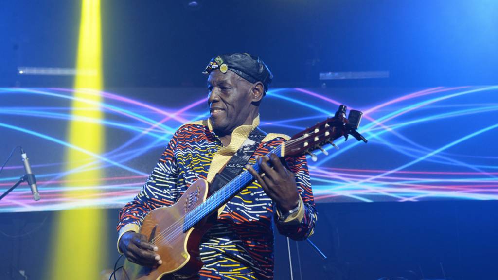 Oliver Mtukudzi