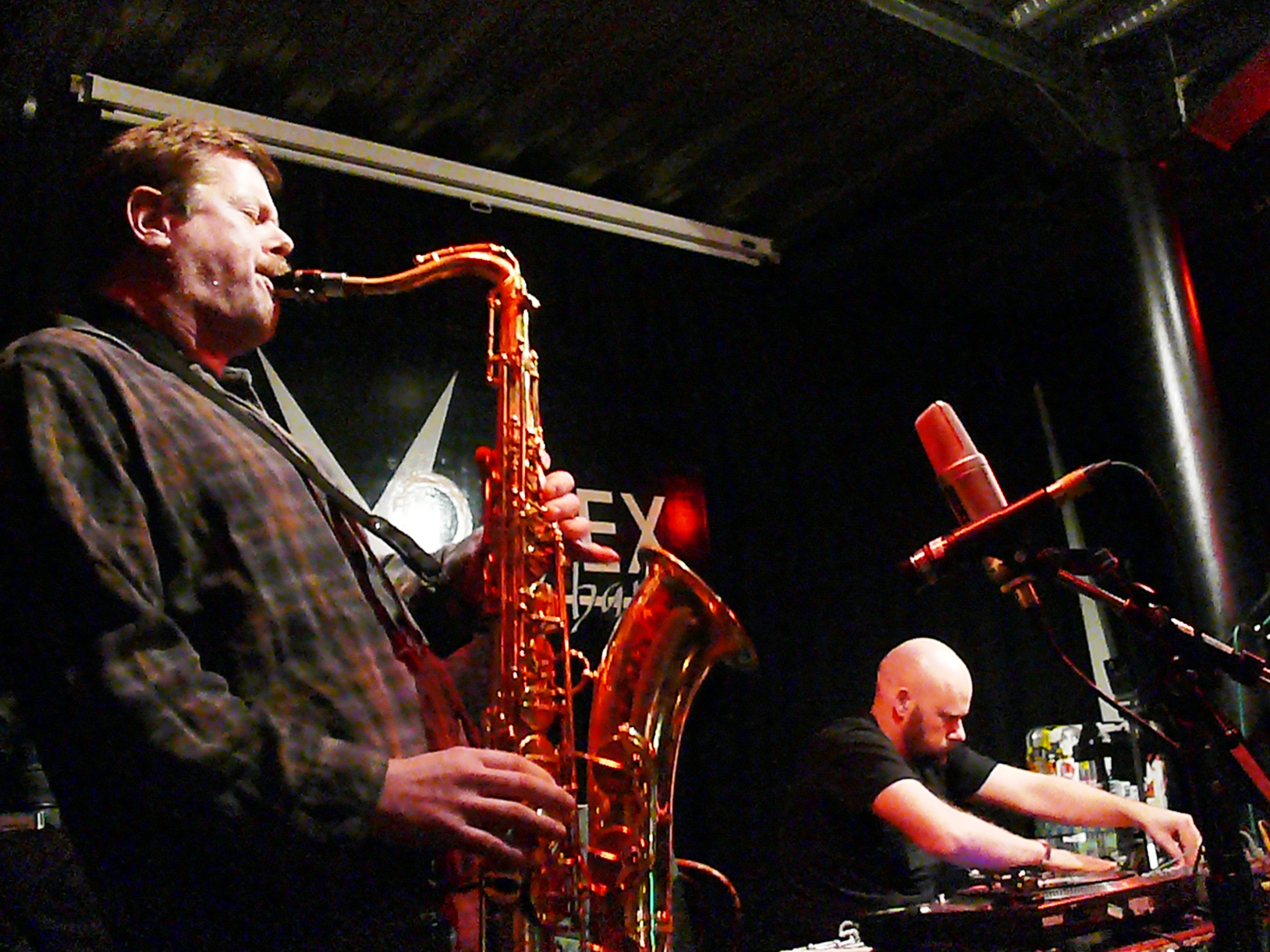 Ken Vandermark and Lasse Marhug at the Vortex, London in November 2011