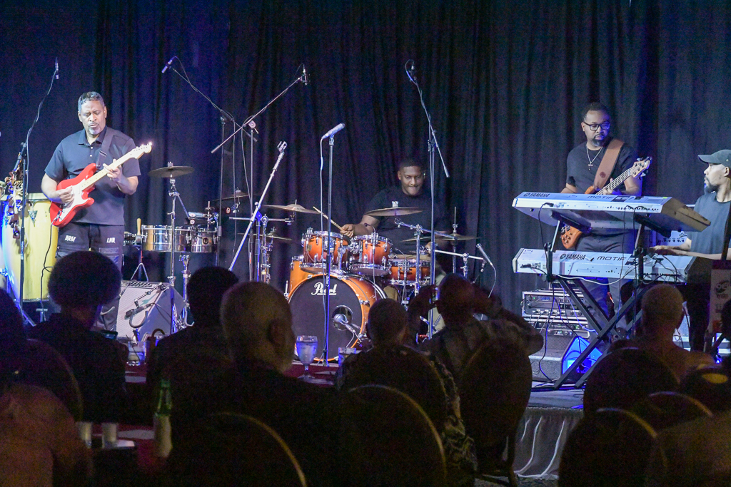 Car Lester band