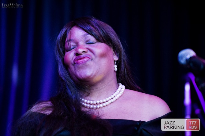 Jazz vocalist michelle walker in concert at leps bar in moscow, russia