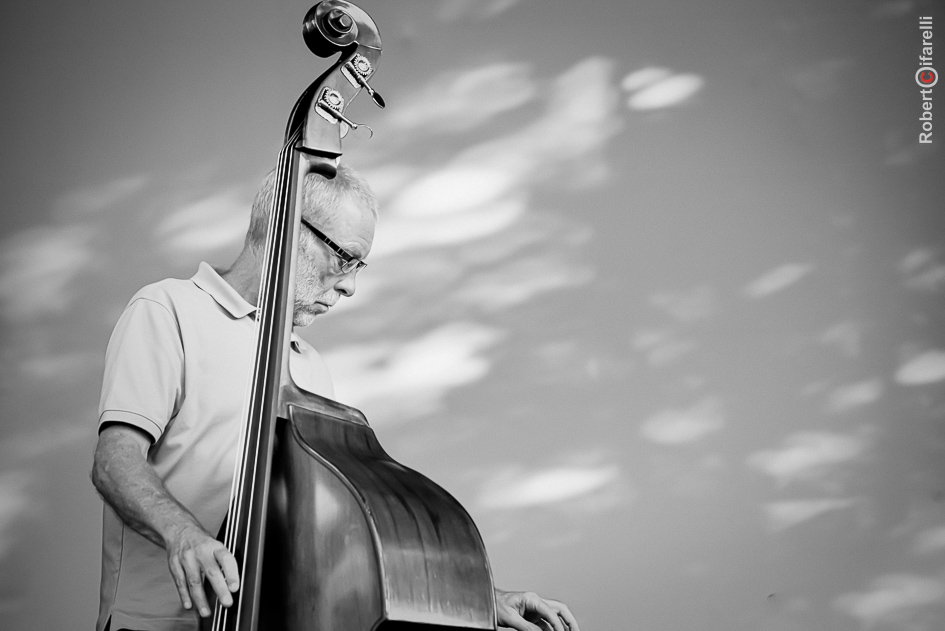 Dave Holland — jazz photo by Roberto Cifarelli | All About Jazz