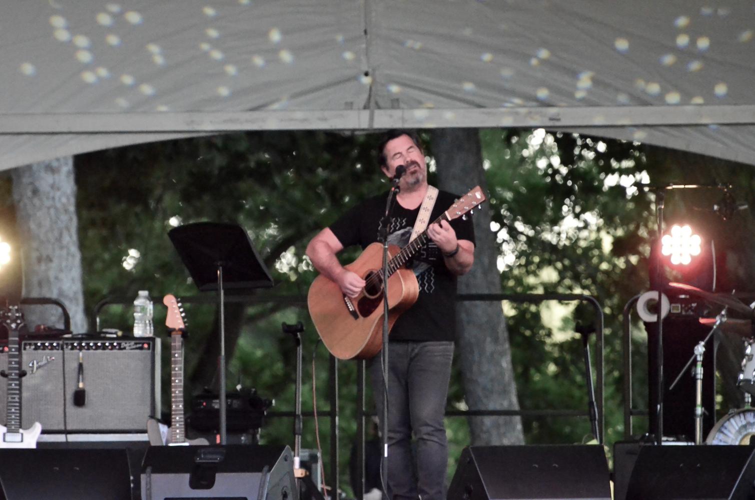 Duncan Sheik and Suzanne Vega Sunset Concert at Sands Point Preserve Conservancy on 9-25-2016. 