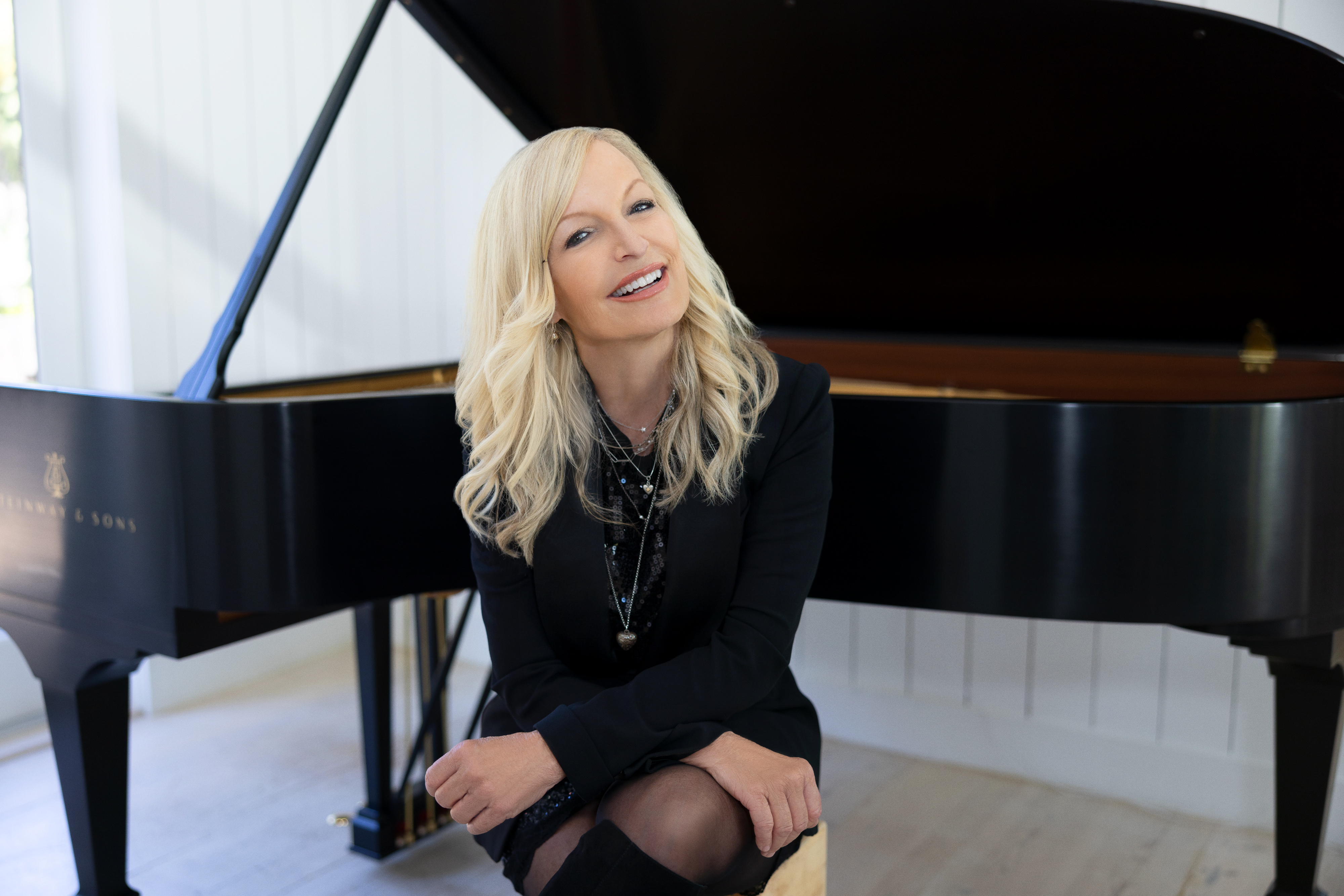 Lisa Hilton Piano Portrait