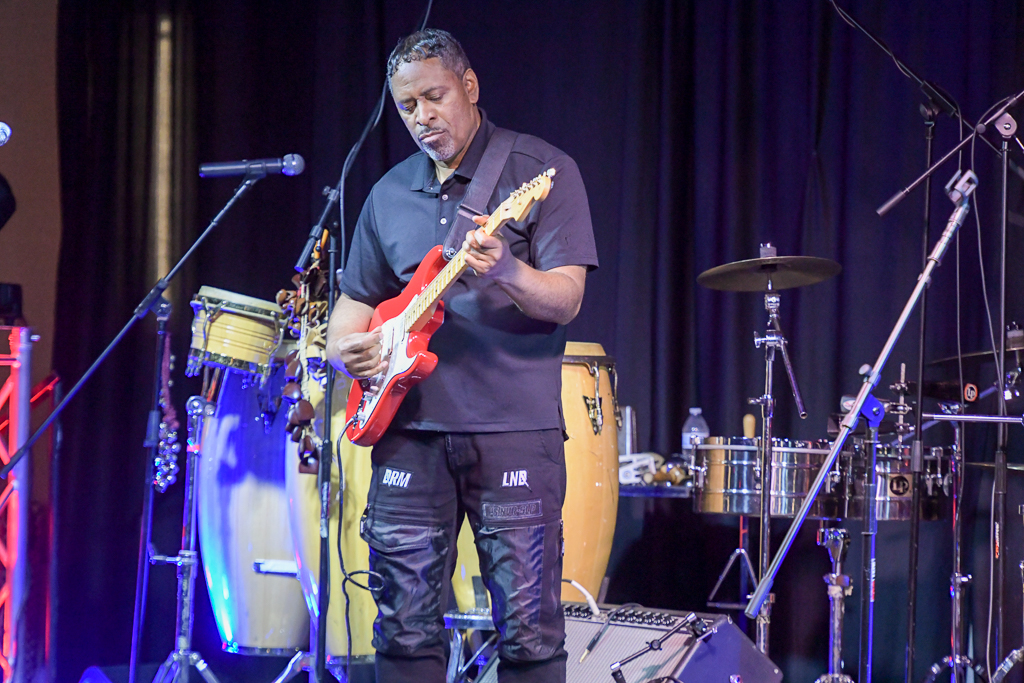 Carl Lester - guitar