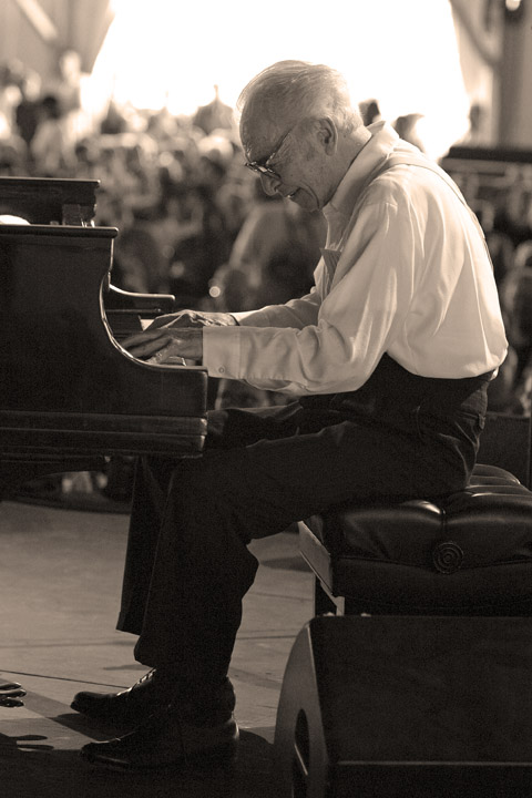 Dave Brubeck at the New Orleans Jazz and Heritage Festival 2004