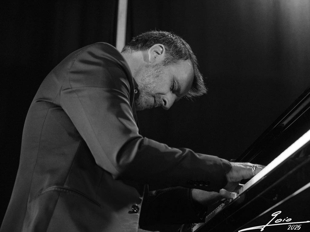 Enrique Simon-2025-(1)