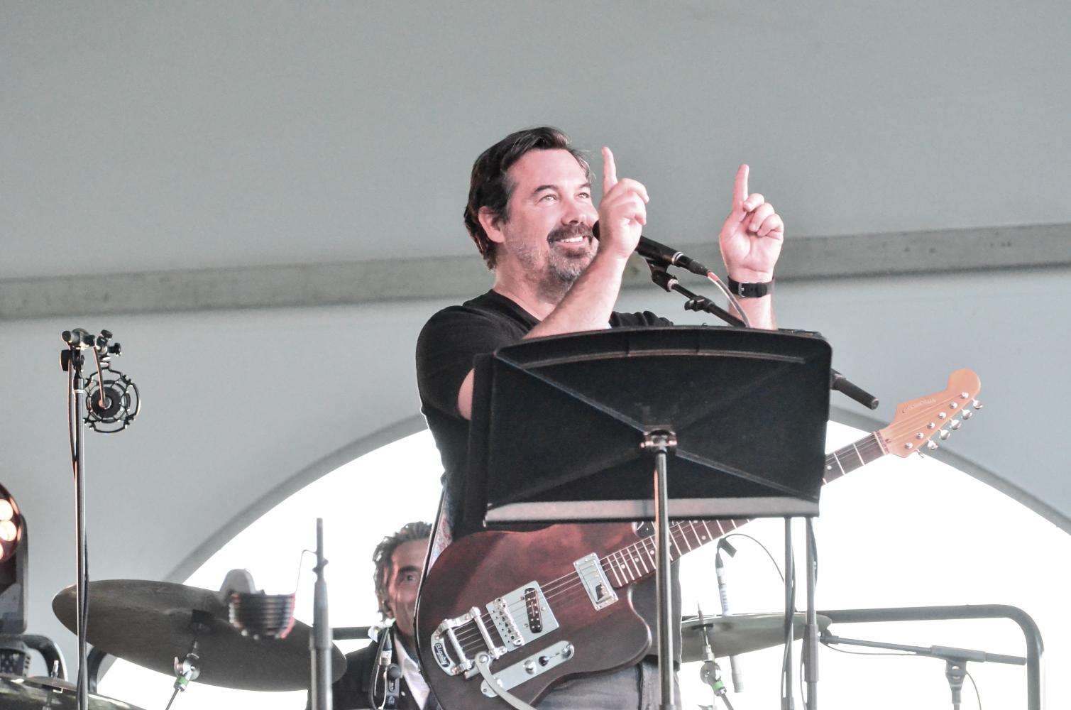 Duncan Sheik and Suzanne Vega Sunset Concert at Sands Point Preserve Conservancy on 9-25-2016. 