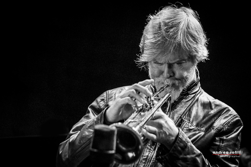 TOM HARRELL