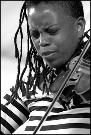 Regina Carter<br>2004 JVC Jazz Festival in Newport R.I.