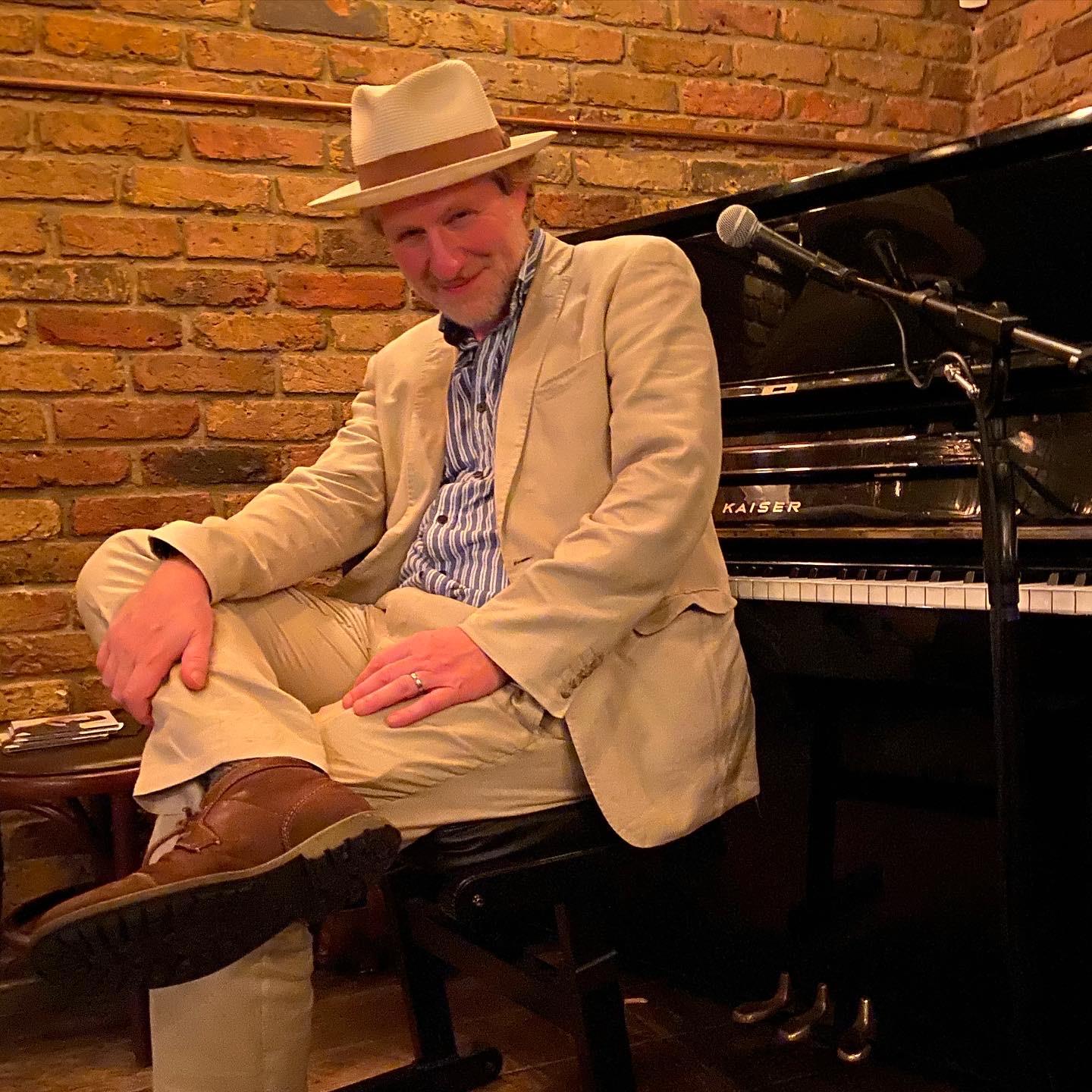 Dom Pipkin & The Ikos Trio