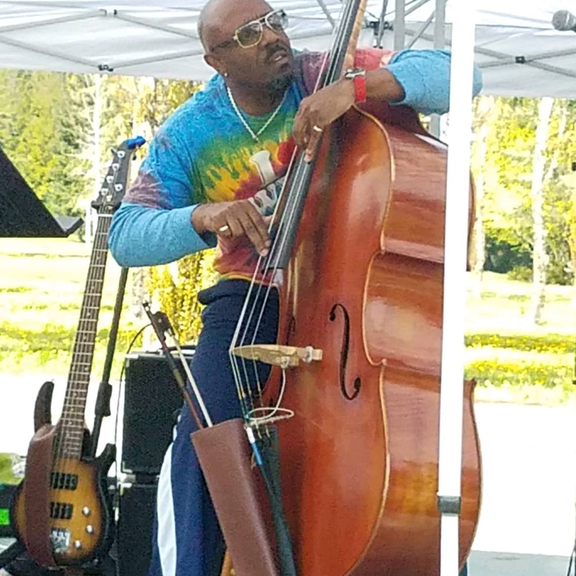 Jazzy Sunday Brunch featuring Maria with Elliot Kuykendall on Double Bass