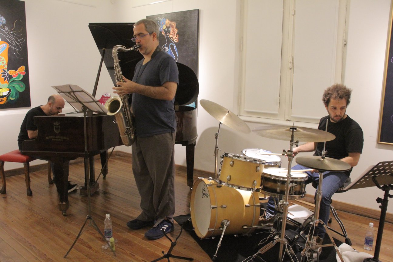 Elia/Dominguez/Verdinelli 