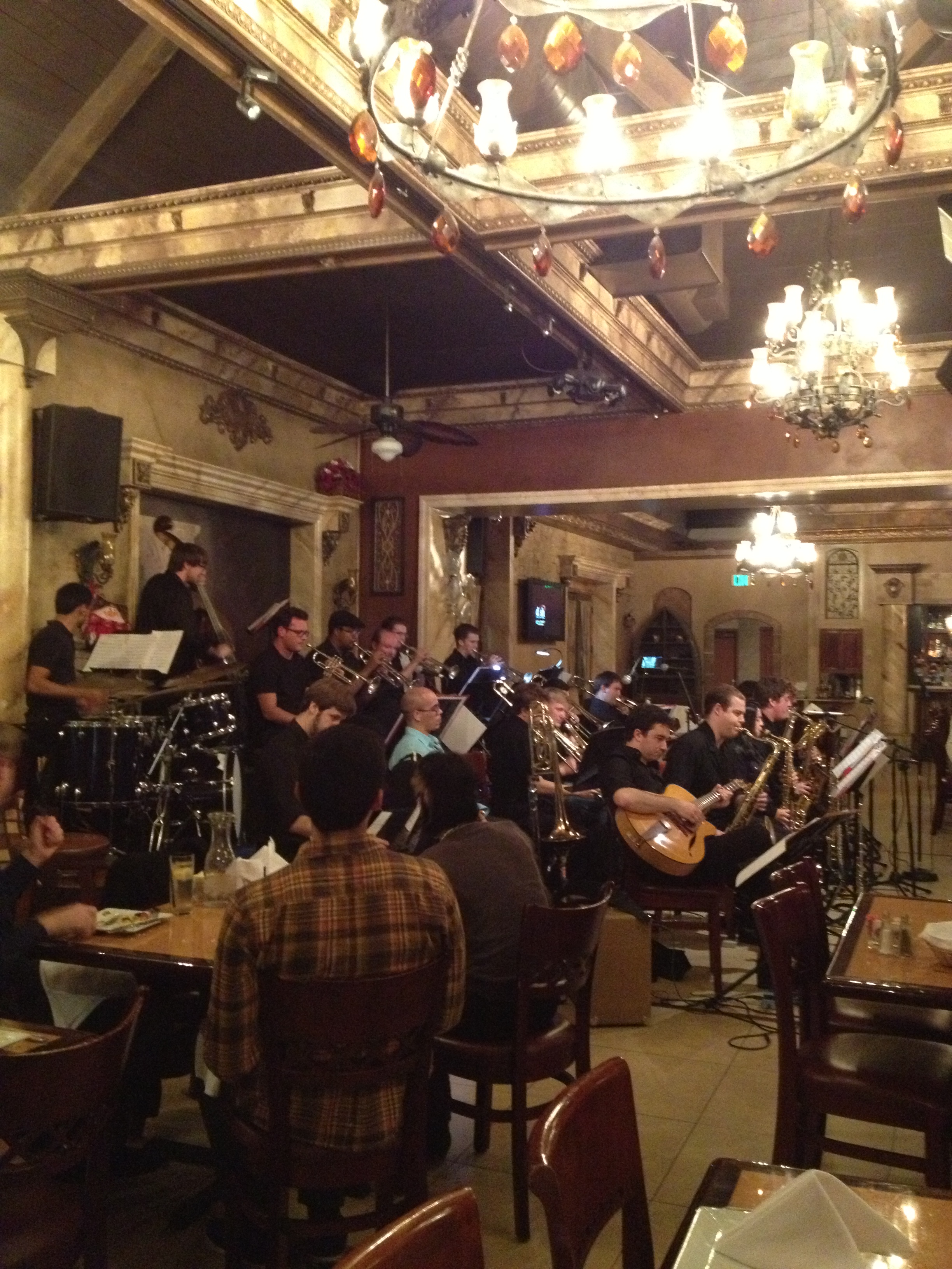 Lnjo at Their Night in December 2012