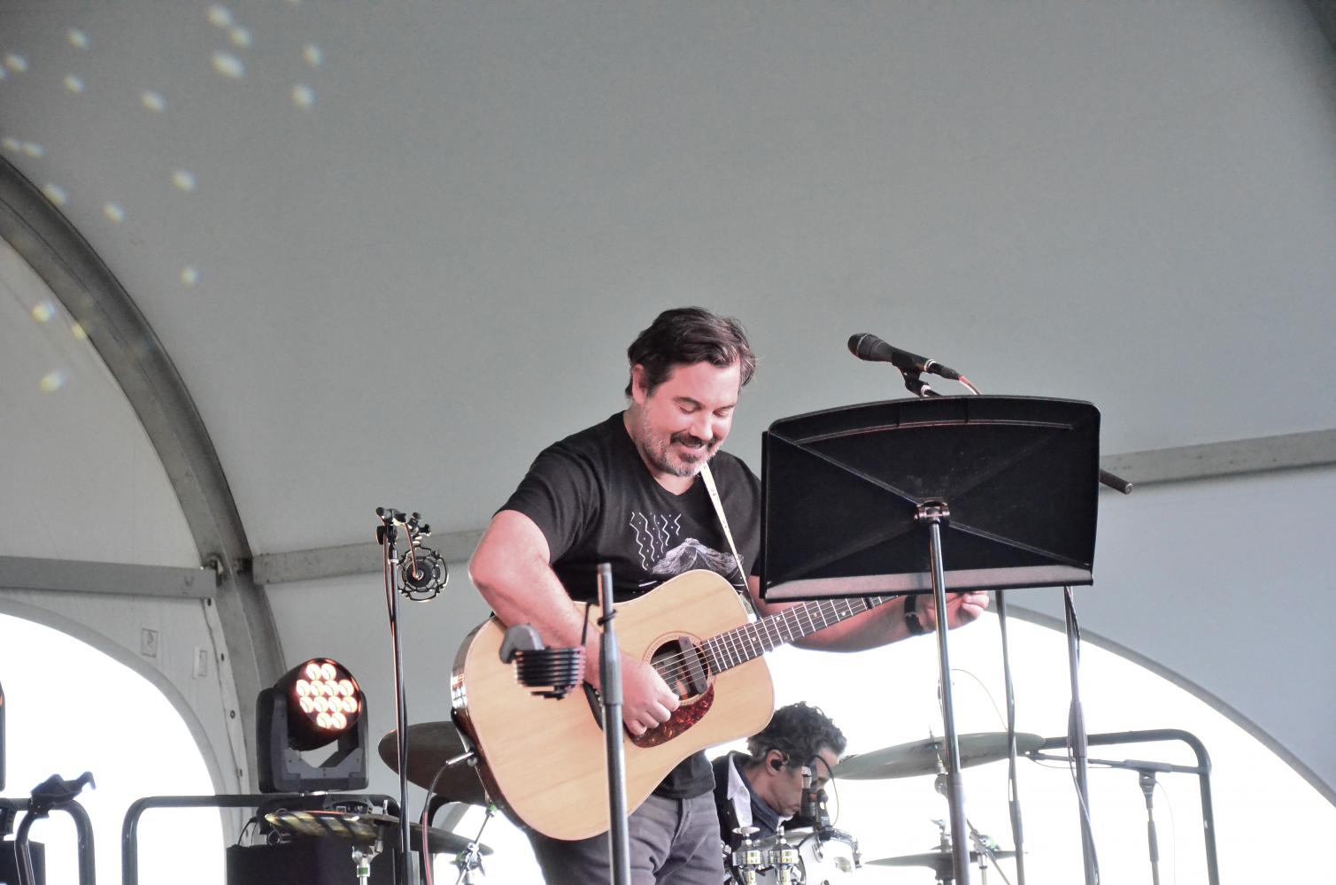 Duncan Sheik and Suzanne Vega Sunset Concert at Sands Point Preserve Conservancy on 9-25-2016. 
