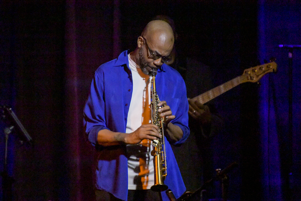 Dee Lucas - soprano sax