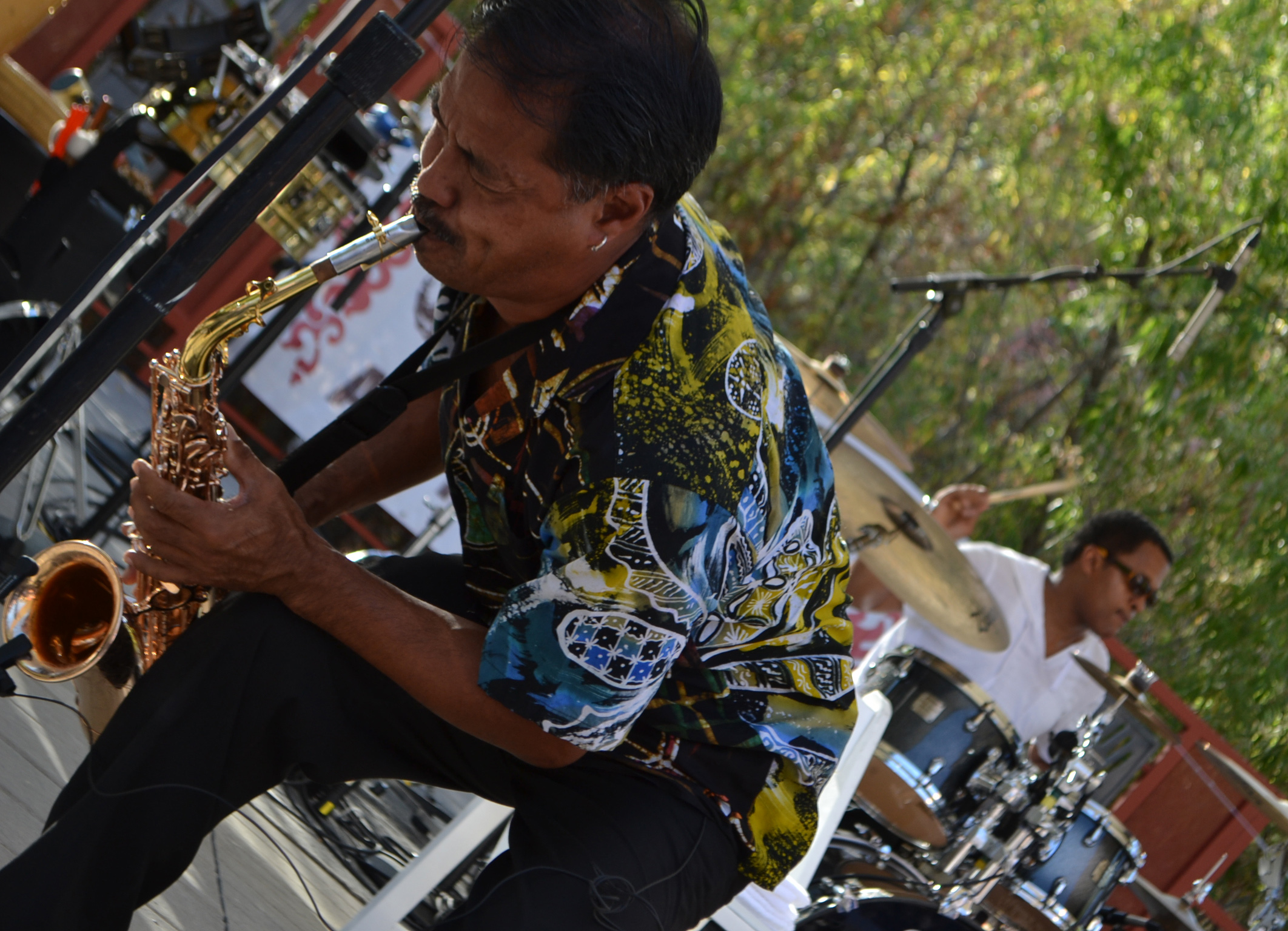 Saxoponist, Michael Paulo with Phil Perry Band