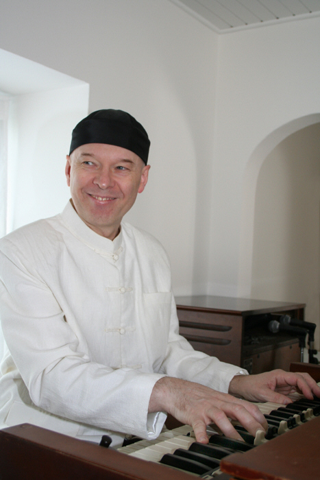 T.C. Pfeiler_white, Photo Copyright by Ulrike Muehlbachler &Amp; T.C. Pfeiler