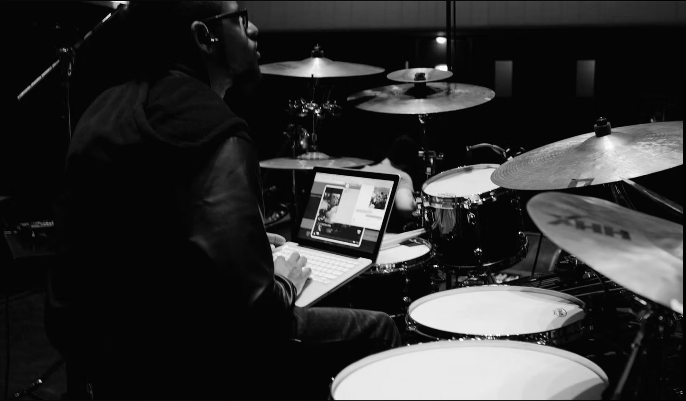 Alex Bailey On Drums — jazz photo by BMG TOURS | All About Jazz