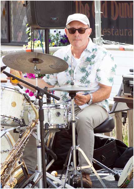 Julian Nicholas and Imogen Ryall Band — jazz photo by Brian O'Connor | All About Jazz