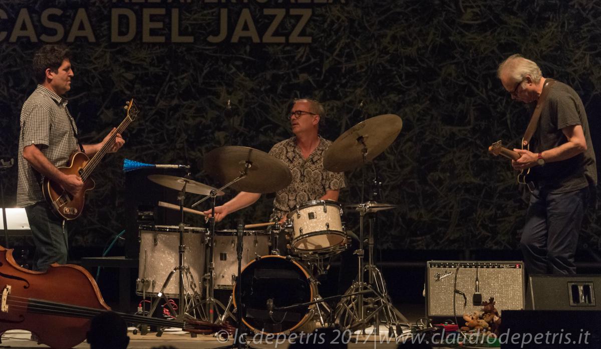 Bill Frisell Trio alla Casa del Jazz di Roma Bill Frisell Trio alla Casa del Jazz di Roma