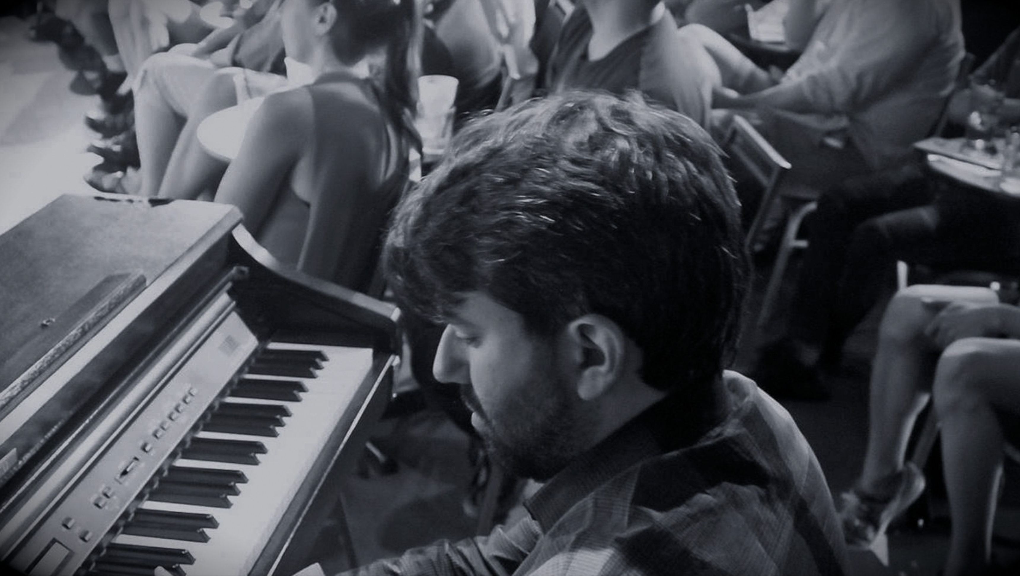 Improvised piano for events — jazz photo by Dave Asher | All About Jazz