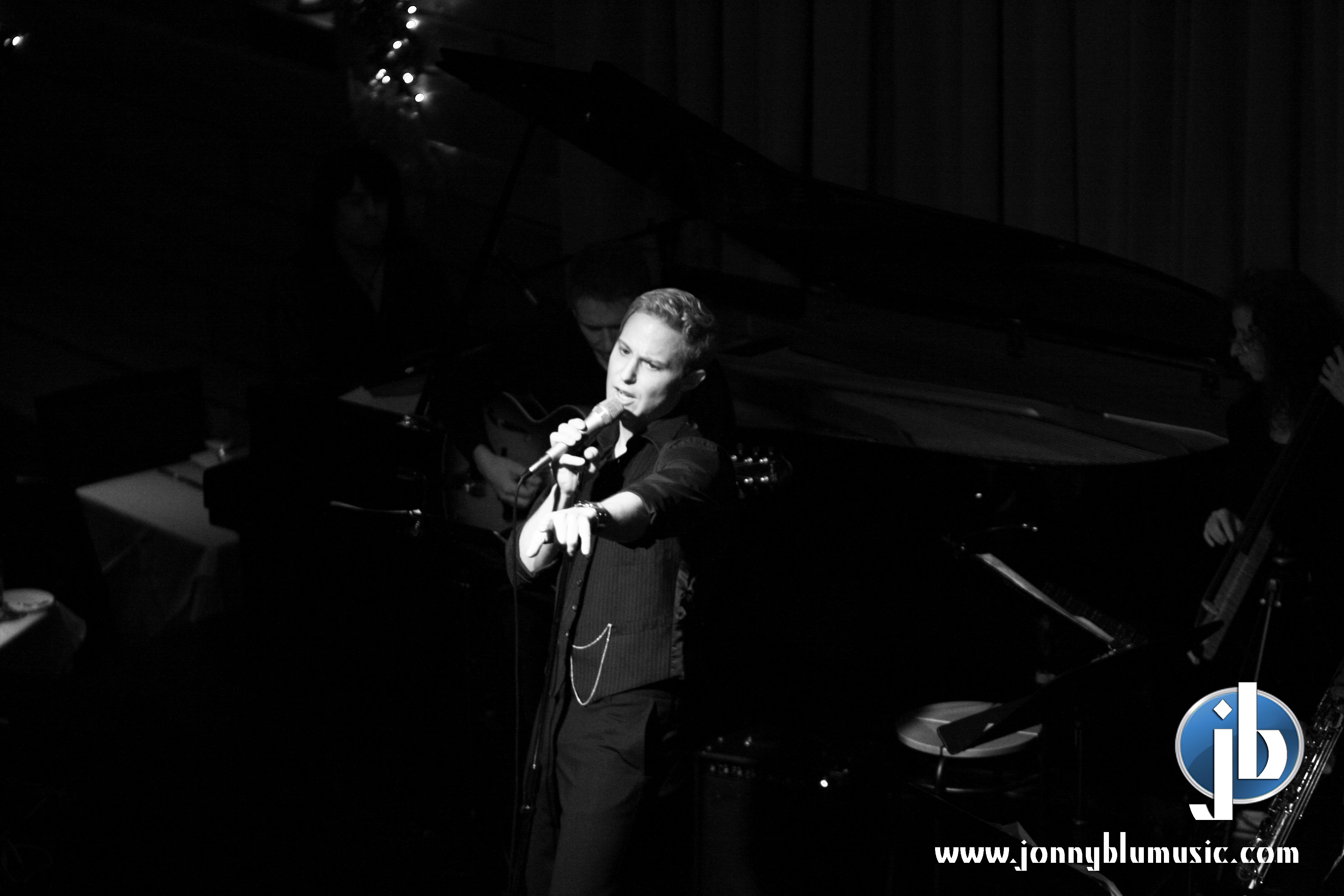 Jonny Blu - www.jonnyblumusic.com