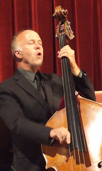 Larry Gray with the Ramsey Lewis Trio at 2010 Chicago Jazz Festival