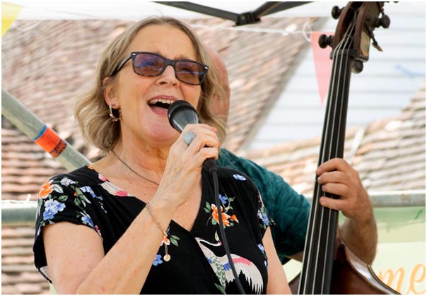 Julian Nicholas and Imogen Ryall Band — jazz photo by Brian O'Connor | All About Jazz