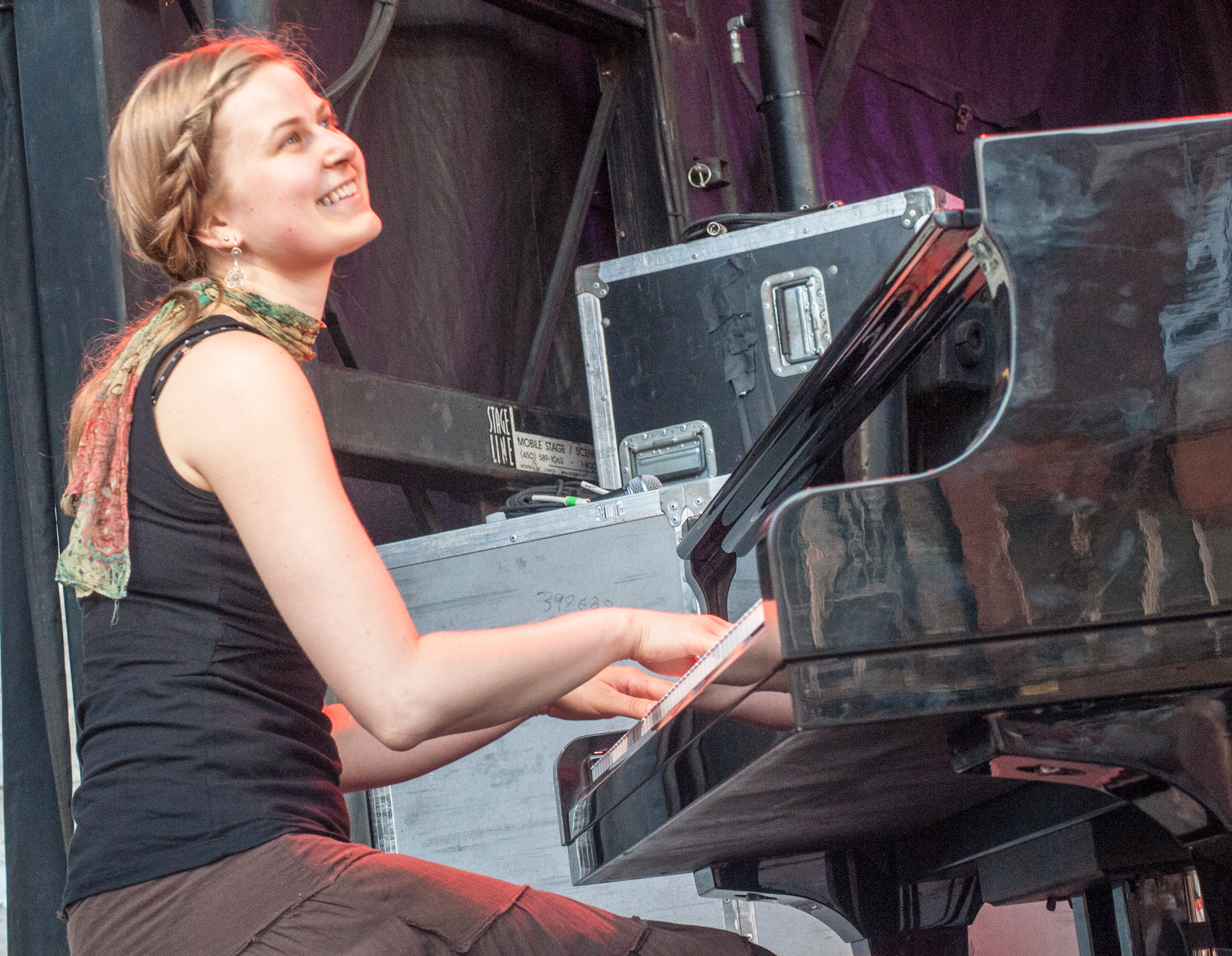 Catherine toren with pugs and crows at the montreal international jazz festival 2013