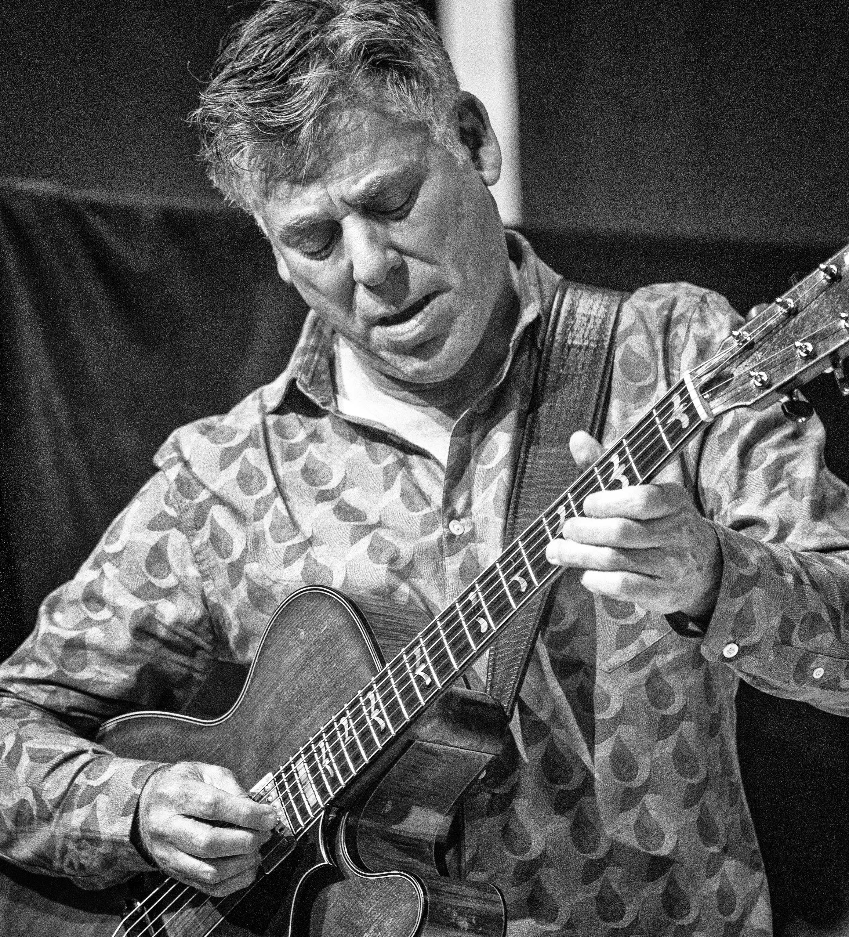 Peter Bernstein — jazz photo by Mark Robbins | All About Jazz