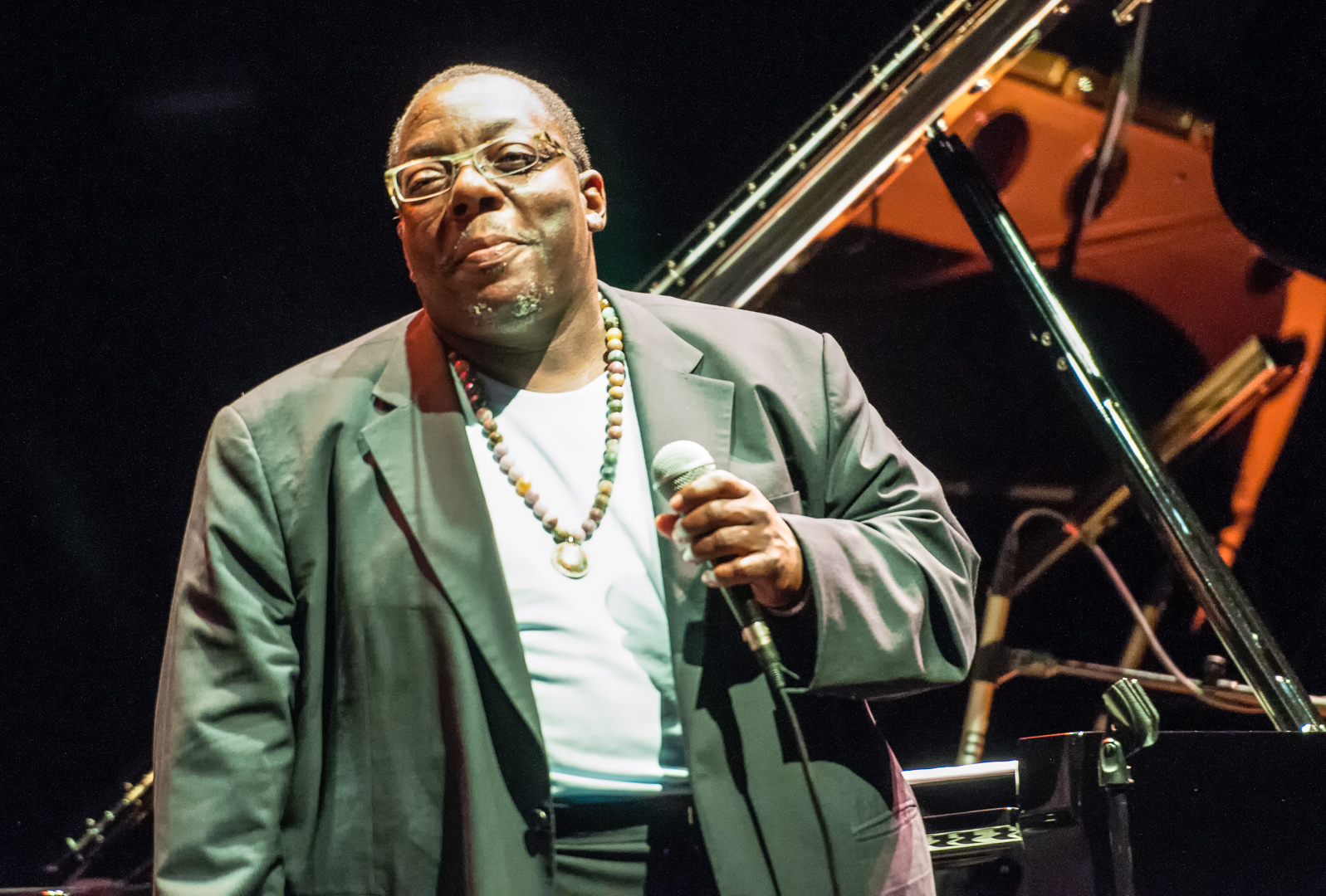 Cyrus chestnut with trio at the tempe arts center