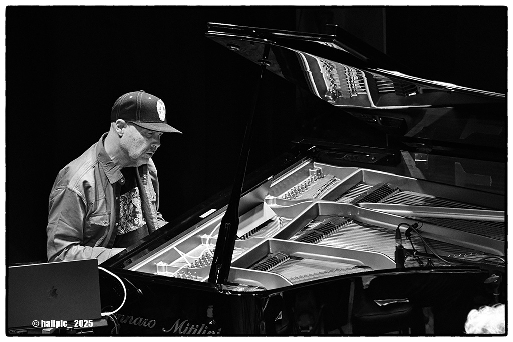 Peter Erskine & the Dr. Um Band feat. Mike Mainieri