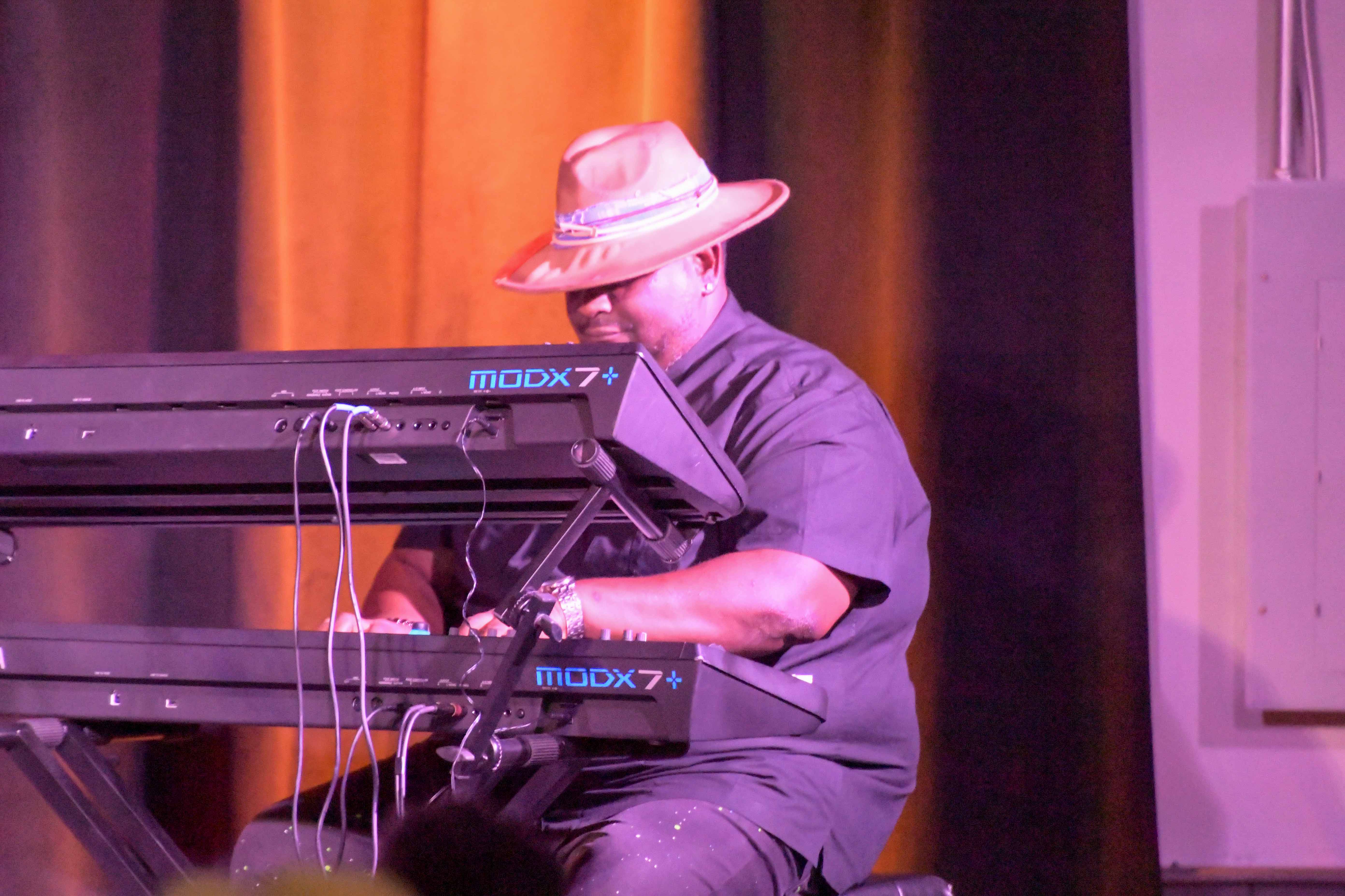 Waren Jones - keyboards