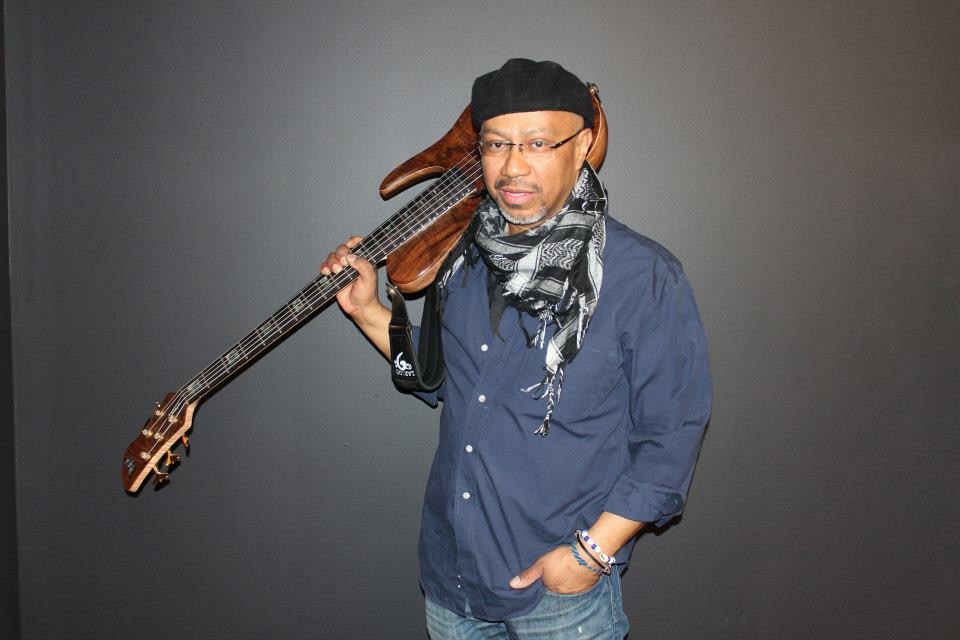 LariosOnBass