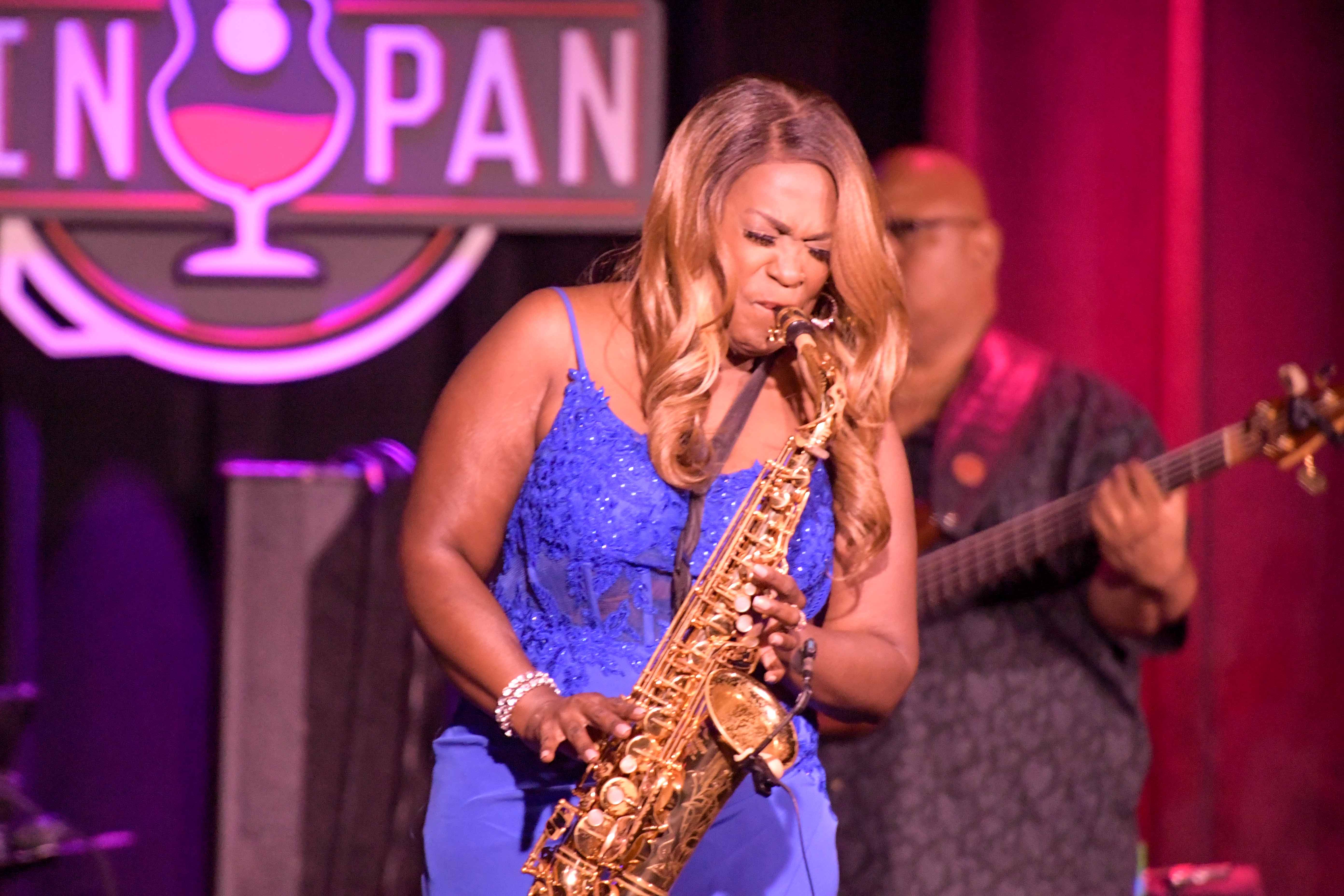 Janette Harris - tenor